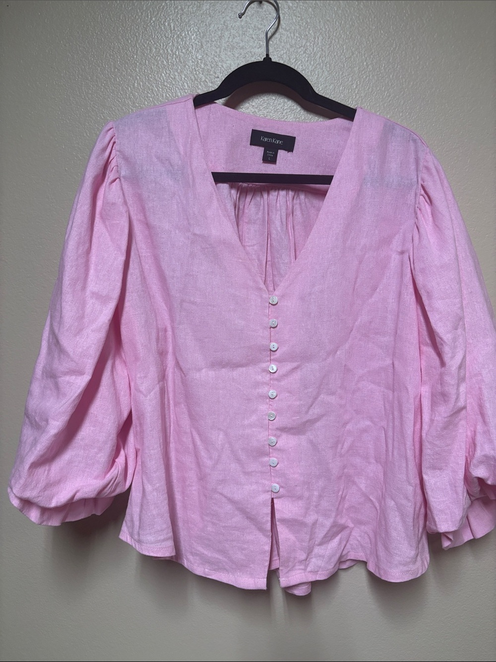 Karen Kane Light Pink V-Neck Button-Front Puff Sleeve Blouse